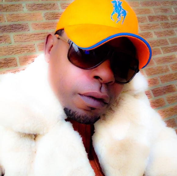 COPY - Meet your Posher, Latrez. - Picture 4 of 12